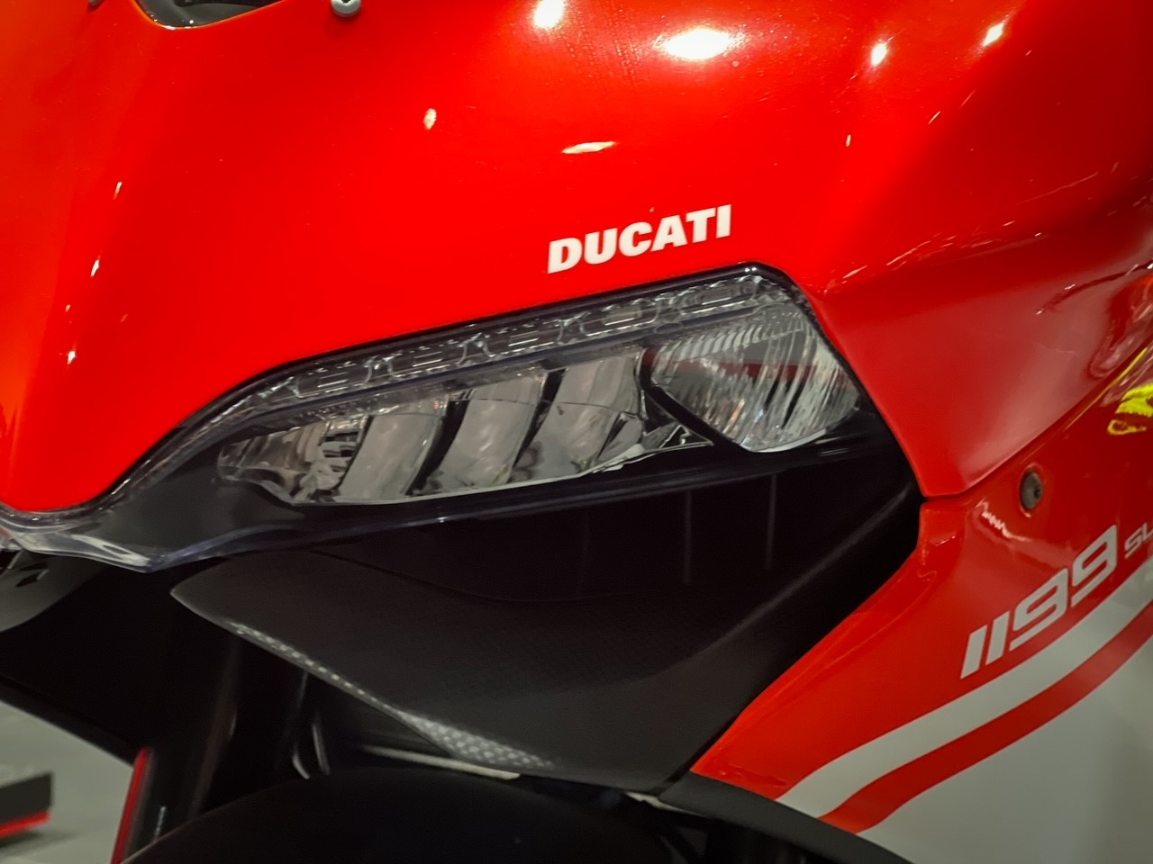 2014_Ducati_1199_Superleggera_9