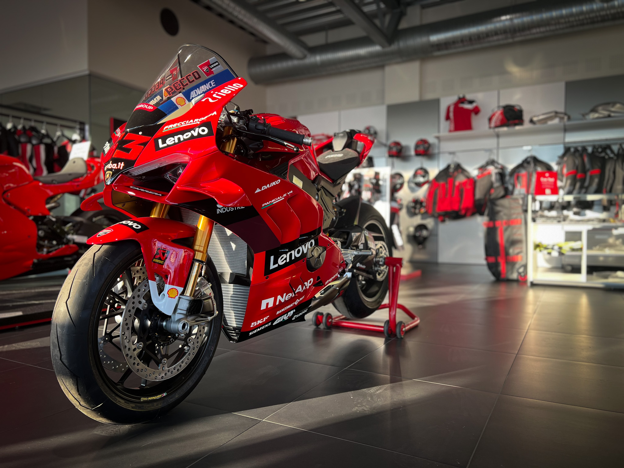 Ducati Panigale V4 Bagnia 2022 World Champion Replica (5)