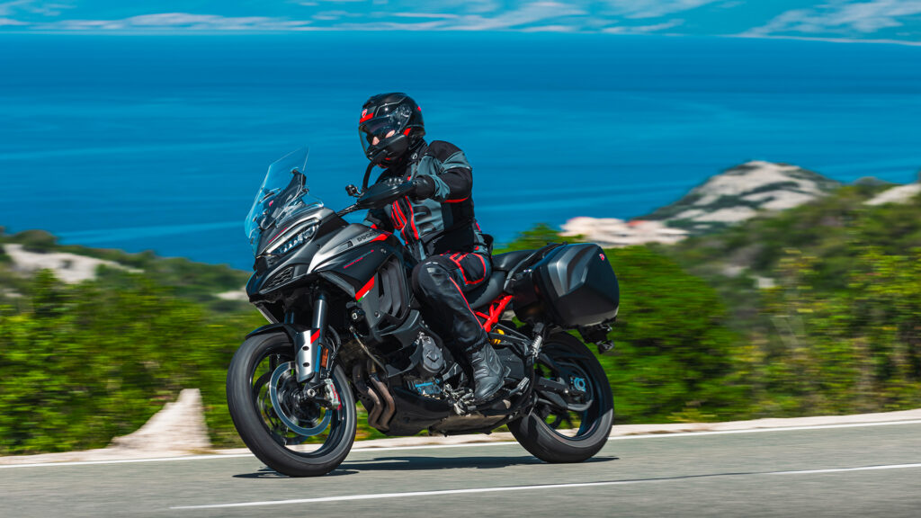 Ducati-Multistrada-V4-S-Grand-Tour-DWP24-Overview-gallery-1920x1080-07 (1)